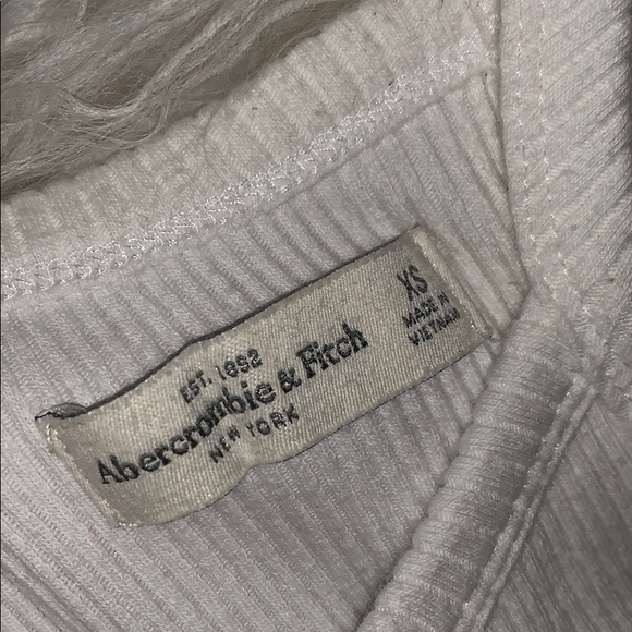 crop top - Picture 2 of 2